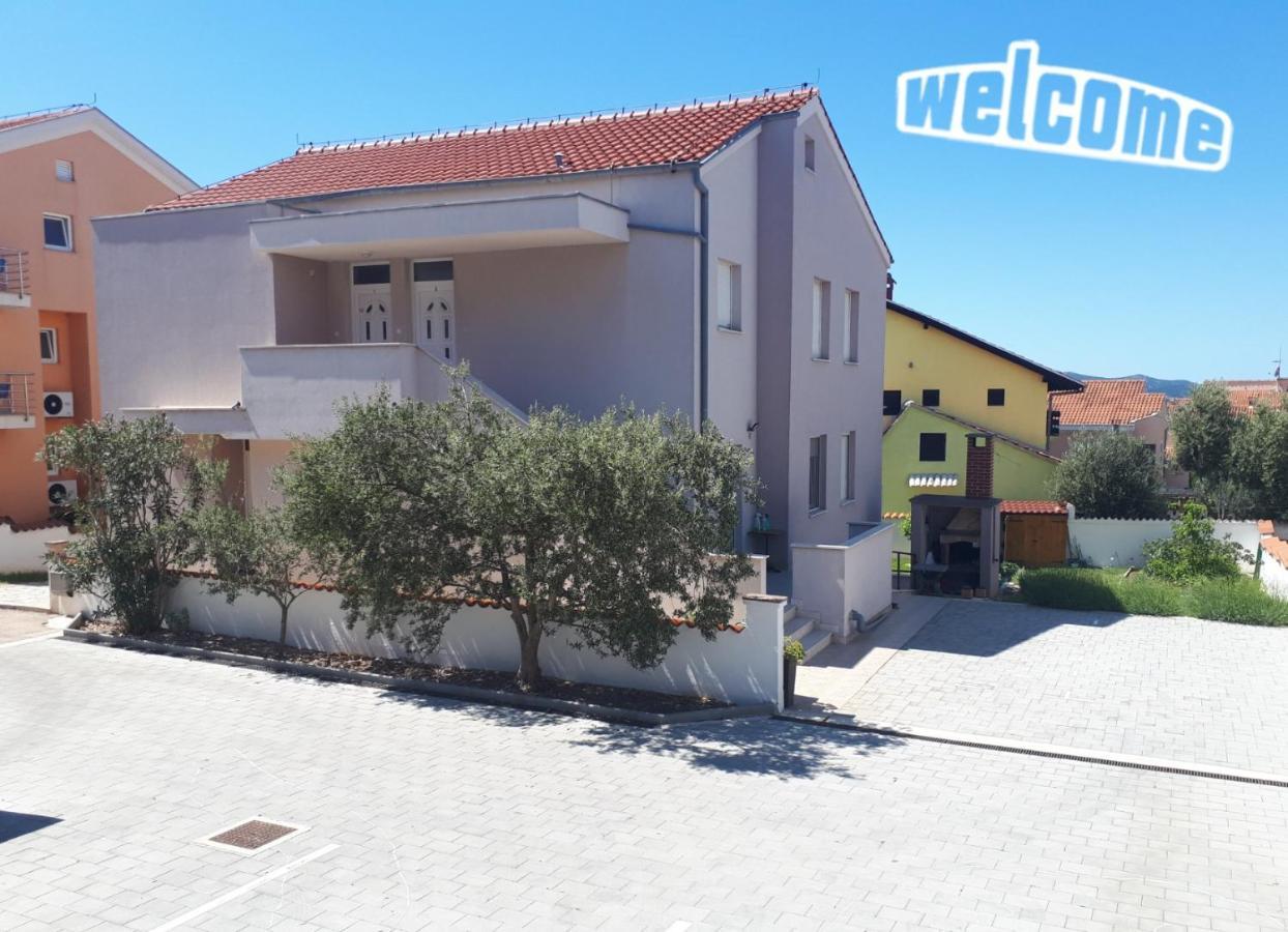 Apartmani Sladana 扎达尔 外观 照片