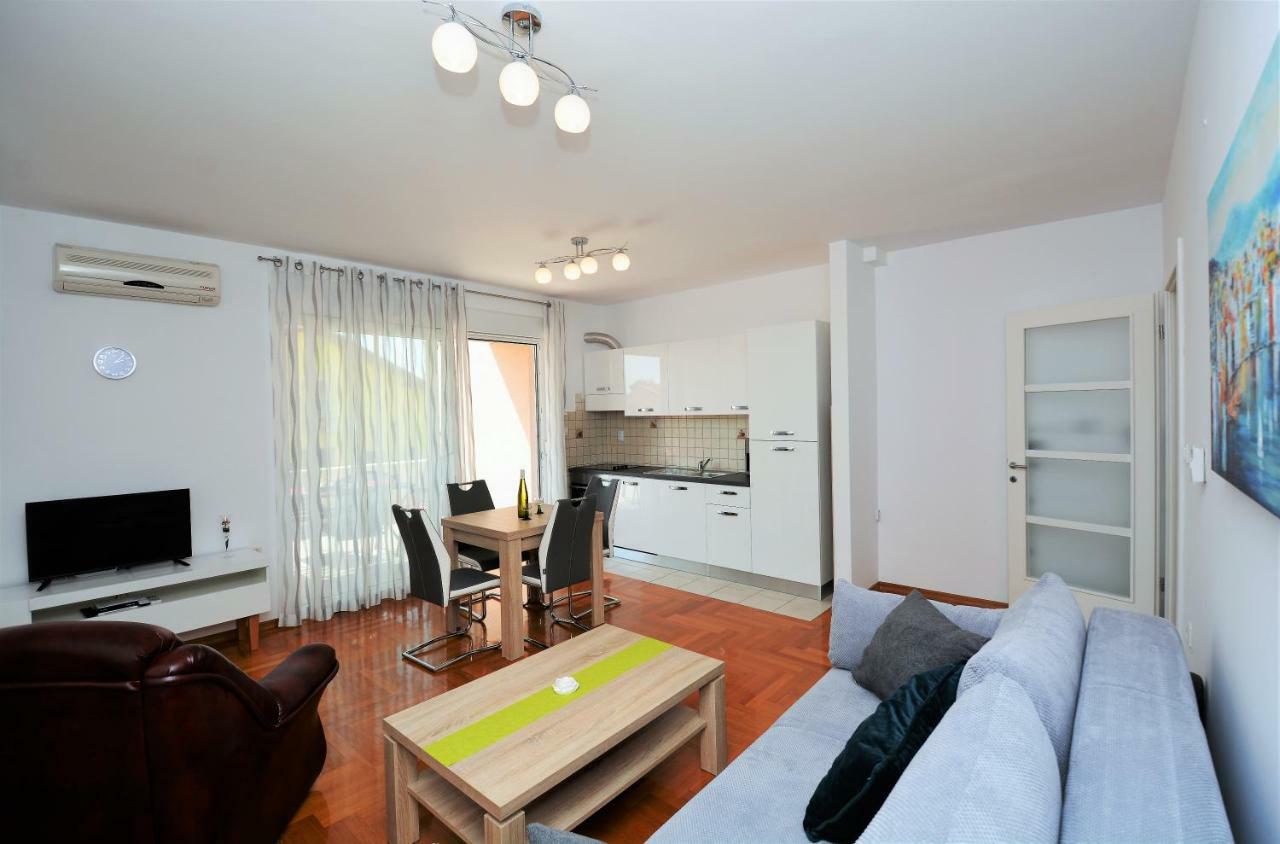 Apartmani Sladana 扎达尔 外观 照片