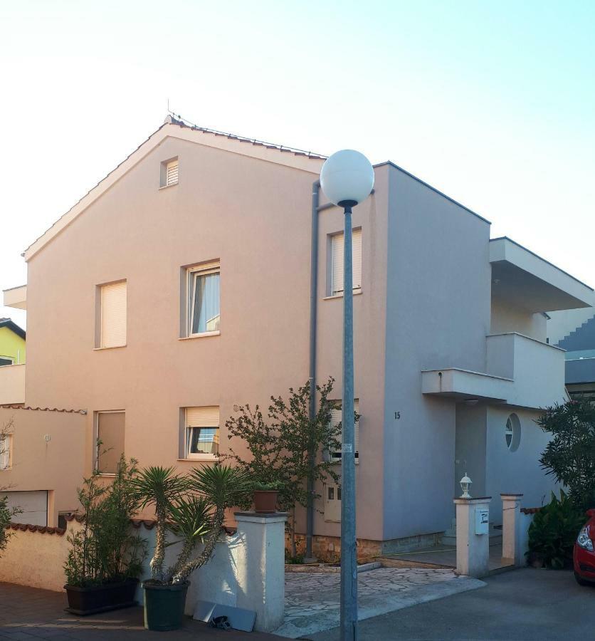 Apartmani Sladana 扎达尔 外观 照片